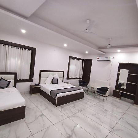 Lotus Hotel Roorkee Eksteriør bilde