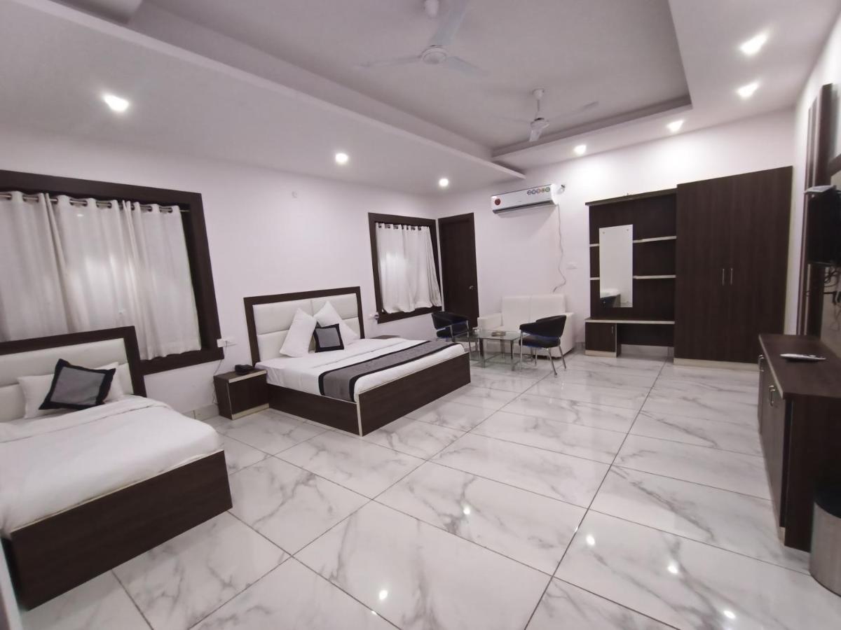 Lotus Hotel Roorkee Eksteriør bilde